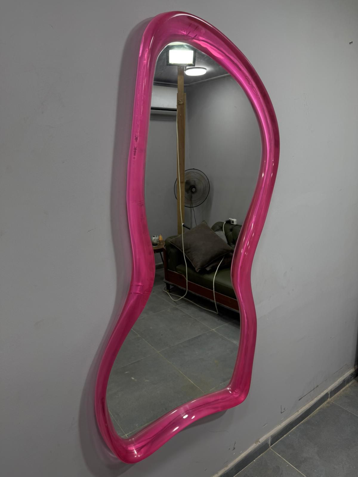 Designer Epoxy Resin Mirror – Handmade Irregular Pink Transparent Frame Wall Mirror for Contemporary Interiors